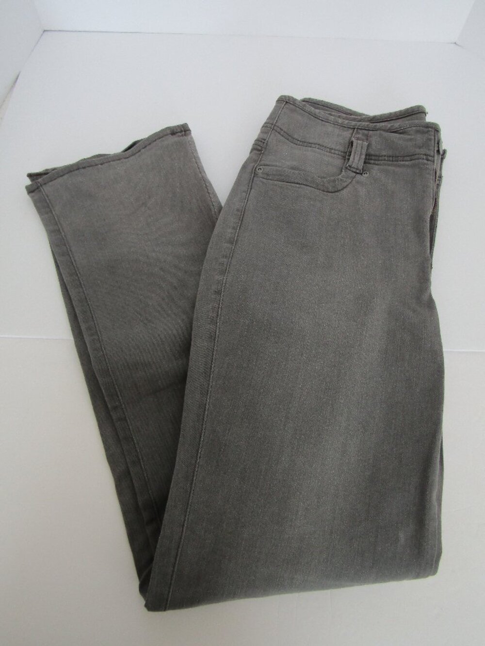 NYDJ Jeans Womens Size 6, Marilyn Straight Mid Rise Stretch Denim 28x30, gray